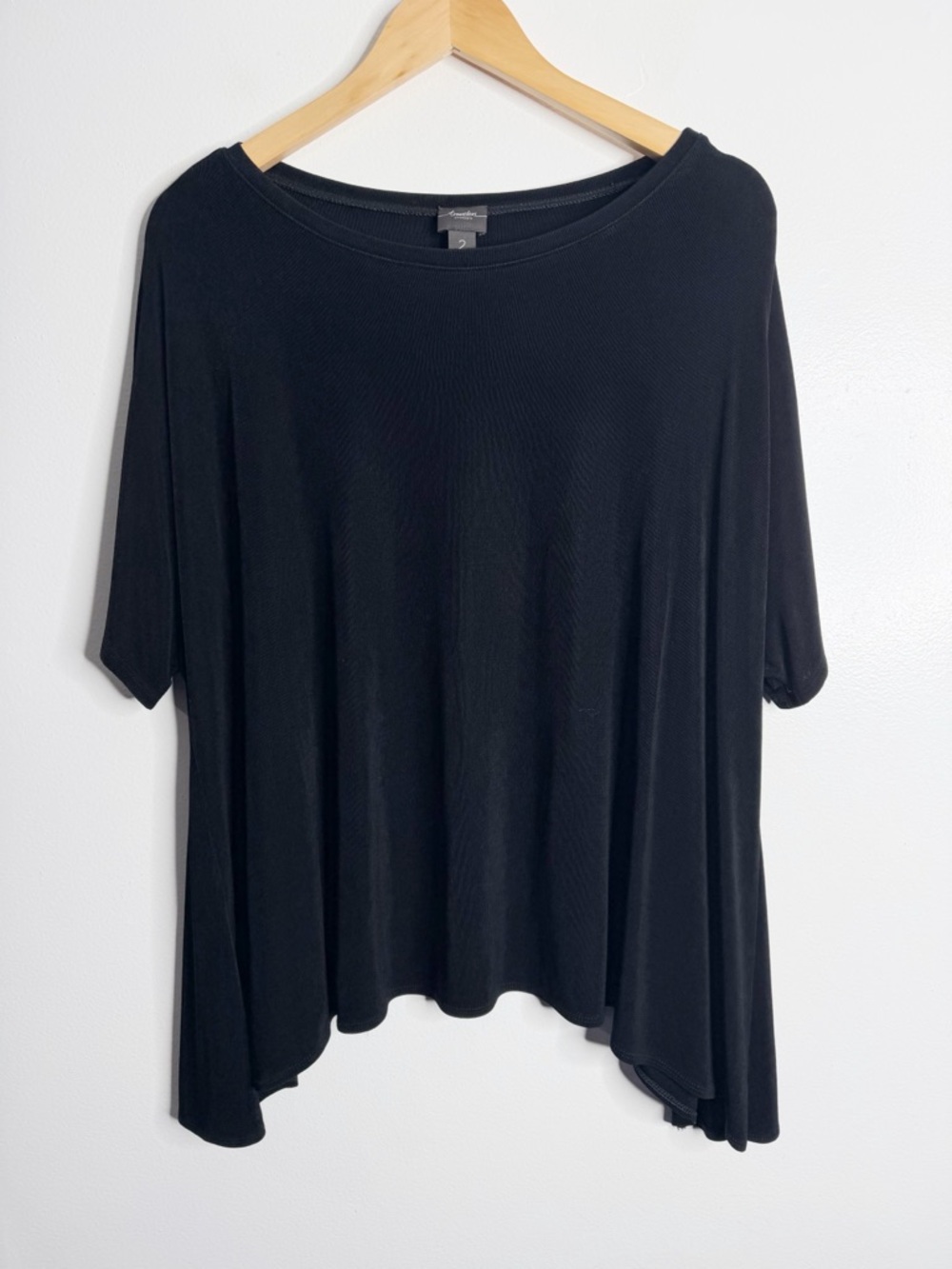 Chico’s Travelers Black Flowy Asymmetrical Top Large Chico 2 Resortwear Casual
